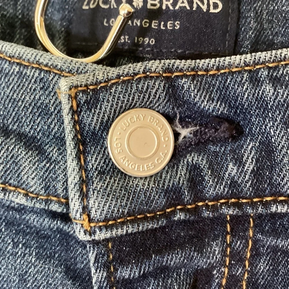 Lucky Brand 410 Athletic Slim Men’s Denim Distressed Straight Leg Jeans. 40/30 - Picture 3 of 11